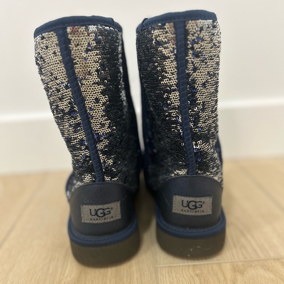 UGG Classic Short Sequin Boot - Picture 3 of 4